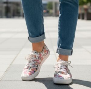 Floral Womens 8.5 Sneakers